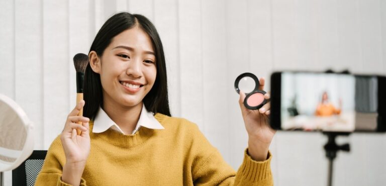 how to get influencers to promote your product
